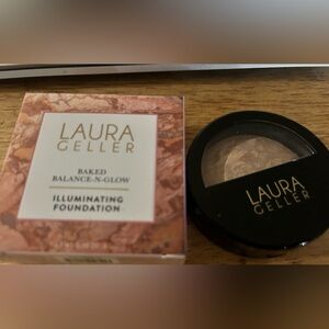 Laura Geller Baked Balance-N-Glow Illuminating Foundation -Medium NIB